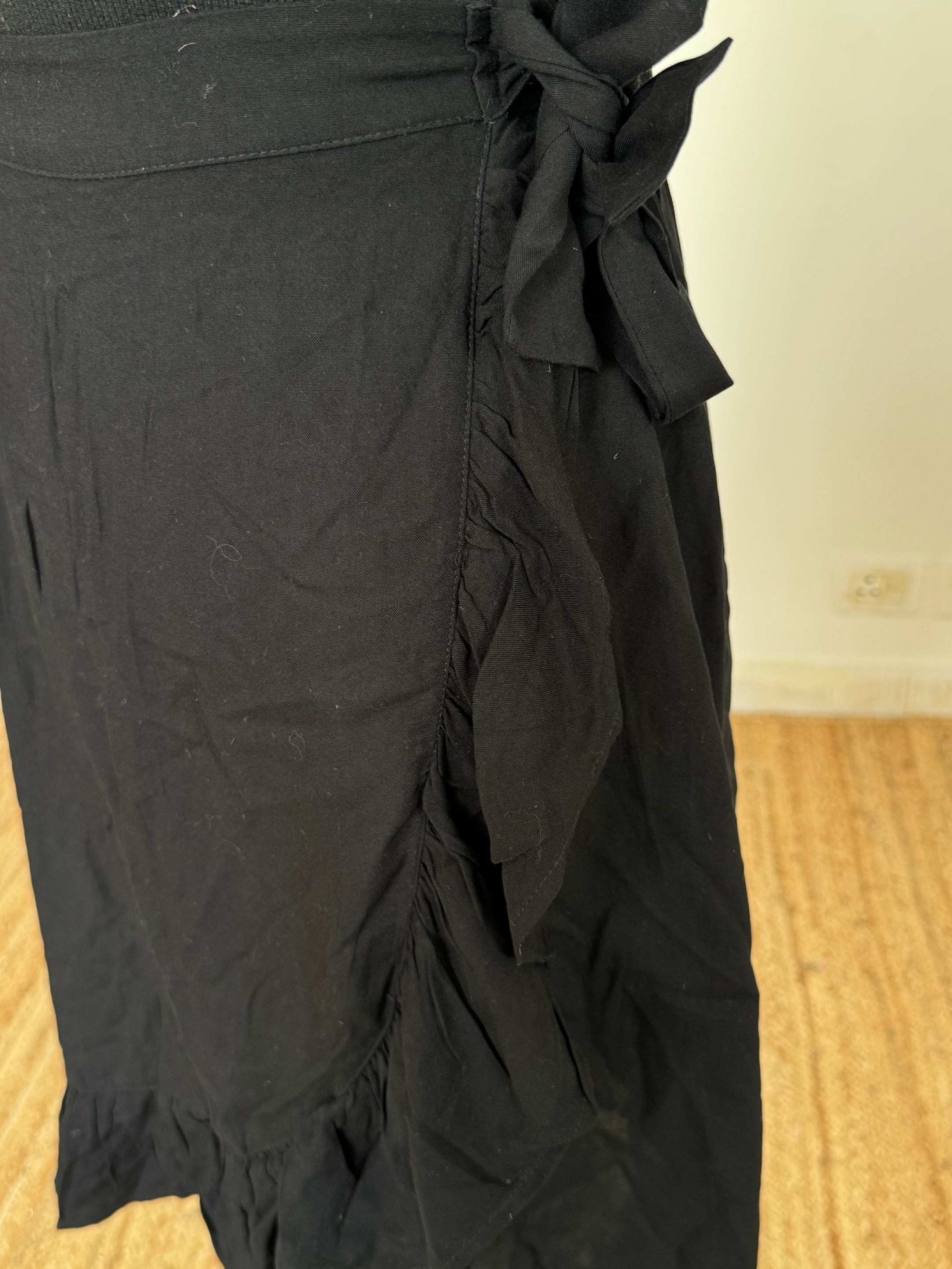 Black Mini Layer Skirt - 24/26