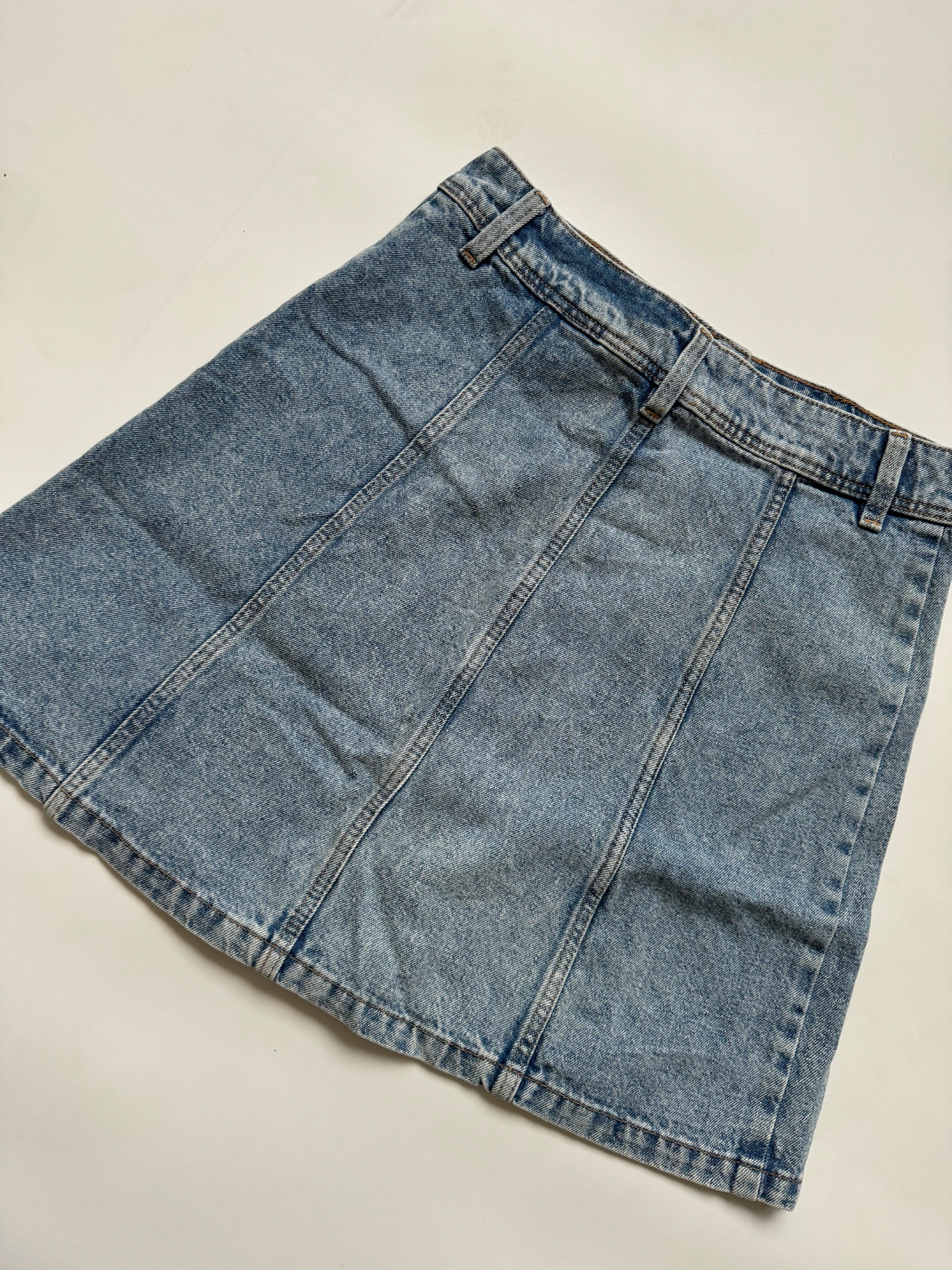 HM Light Wash Button Denim Skirt 25/26"