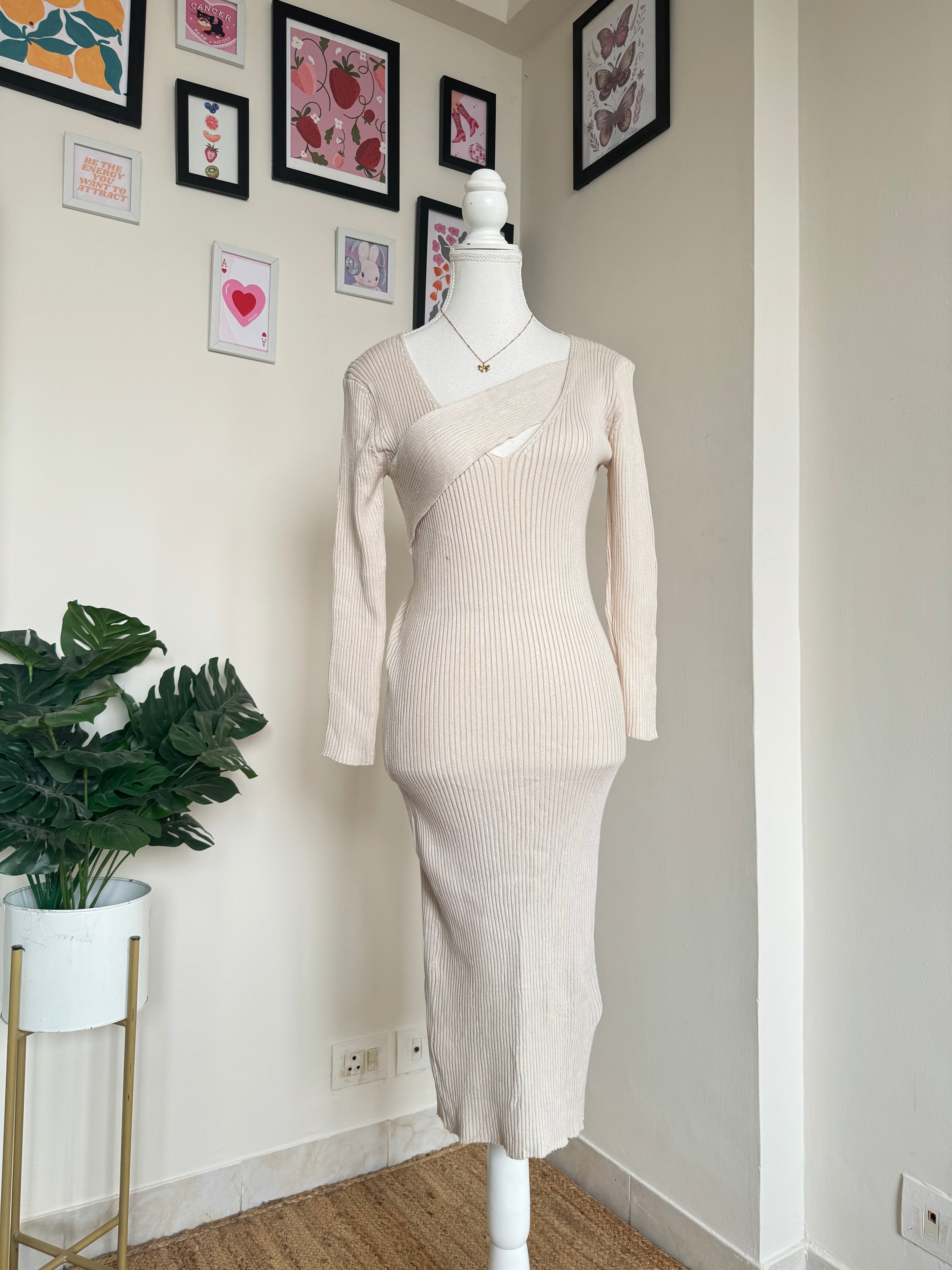 Cream V-Neck Bodycon Dress -09